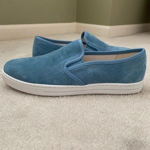 π π― Authentic COACH womenβs slip on casual shoe